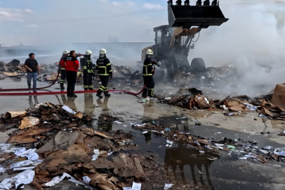 Aksaray’da geri dönüşüm tesisinde yangın paniği