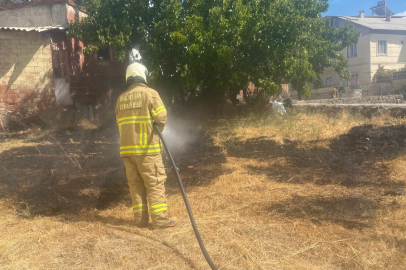 Balıkesir'de elektrik panosundan çıkan kıvılcımlar yangına yol açtı