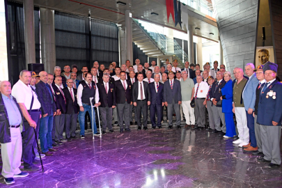 Bursa Osmangazi Belediyesi gazileri en özel günlerinde unutmadı