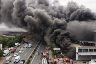Dumanlar gökyüzünü kapladı: AVM'de yangın paniği!