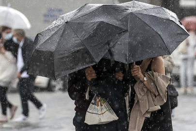 Meteoroloji uyardı: Marmara ve Karadeniz bölgelerinde kuvvetli sağanak yağış alarmı