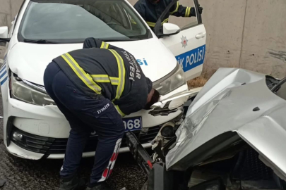 Tokat'ta kazaya müdahale eden polis aracına otomobil çarptı: 2’si polis 8 yaralı