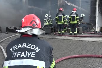 Trabzon'daki AVM yangını 15 saat sonra söndürüldü