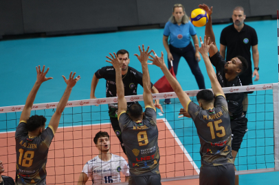Bursa'da Gültekin Kavak Voleybol Turnuvası başladı