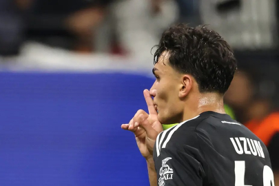 Can Uzun'dan "sus" işareti açıklaması