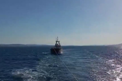 Çanakkale Boğazı'nda makina arızası yapan kuru yük gemisi yedeklenerek çekildi