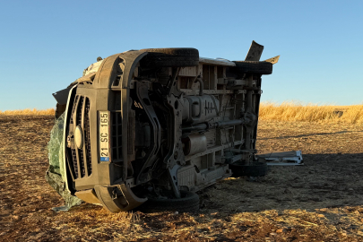 Diyarbakır'da öğrenci servisi ile otomobil çarpıştı: 9 yaralı