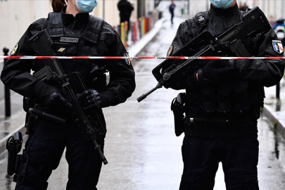 Paris’te müzeden 700 bin dolarlık altın çalındı