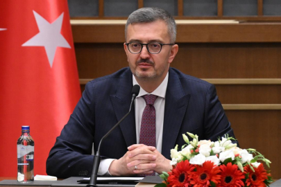 İletişim Başkanı Duran'dan Filenin Efeleri'ne tebrik