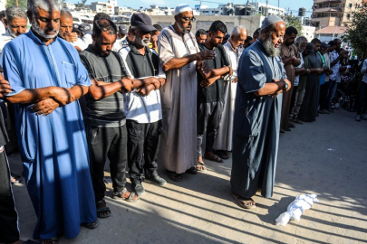 Katil İsrail'in Gazze'de düzenlediği saldırılarda ikisi çocuk 13 Filistinli hayatını kaybetti