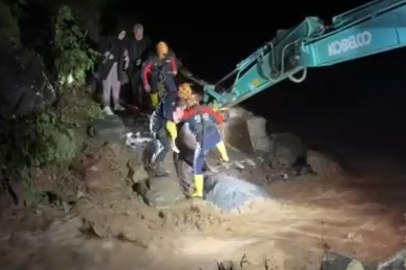 Rize'de sağanak sel ve heyelana neden oldu