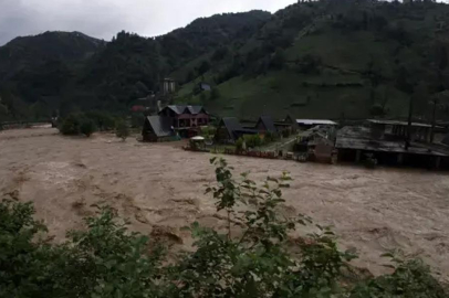 Rize'de kabus! Köprü ve yol çöktü, Ayder Yaylası yolu ulaşıma kapandı...