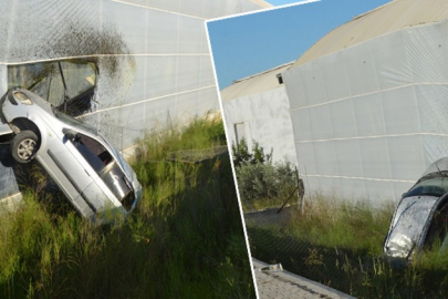 Yoldan çıkan otomobil muz serasına çarptı