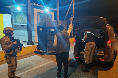 Ağrı'da jandarmadan huzur uygulaması: 3 şahıs ve 7 düzensiz göçmen yakalandı