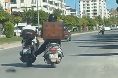 Elazığ'da benzini biten motosikleti ayağıyla itti