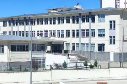 Adıyaman'da okulda hem elektrik hem de sular yok