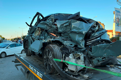 Sakarya'da mikserin çarptığı otomobil 4 araca çarptı: 2 çocuk yaralı