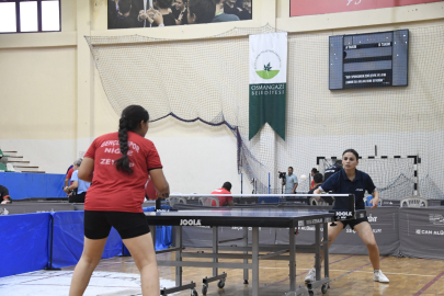 Bursa Osmangazi Belediyesi masa tenisine ev sahipliği yaptı