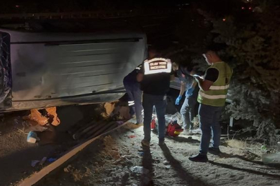Gaziantep'te feci kaza! Minibüs takla attı: 2 ölü, 8 yaralı...