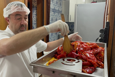 Balkan mutfağının vazgeçilmezi 'lütenitsa' Bursa'da üretiliyor