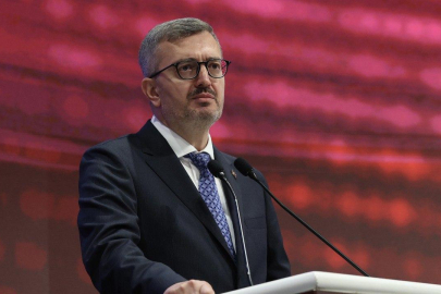 İletişim Başkanı Duran: Neşet Ertaş, gönüllerde yaşamaya devam ediyor