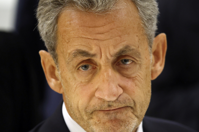 Sarkozy'e suç örgütü kurma suçundan 5 yıl hapis