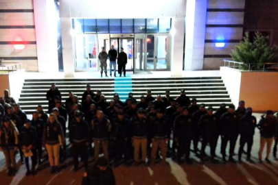 Bitlis’te uyuşturucu satıcılarına operasyon: 10 kişi tutuklandı