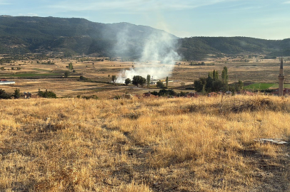 Burdur Yeşilova'da arazi yangını