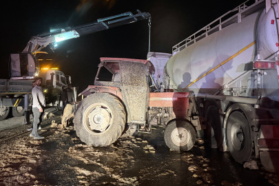 Iğdır-Doğubayazıt yolunda traktör ile kamyon çarpıştı: 3 yaralı