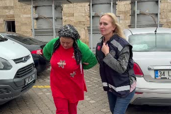 Samsun'da yardıma gittiği komşusunun evinden 200 bin liralık ziynet eşyası çaldı