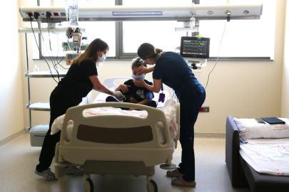 Adana Şehir Hastanesi nakil bekleyen 75 çocuğa "umut" oldu