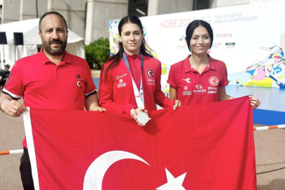 Bakan Bak'tan dünya rekoru kıran Aysel Önder’e tebrik