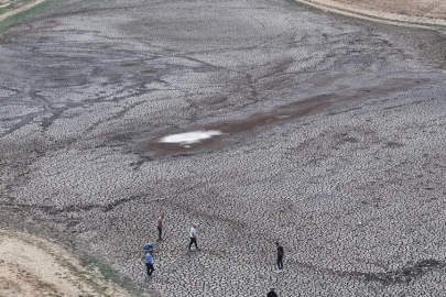 Şerbettar Göleti kuraklık nedeniyle tamamen kurudu