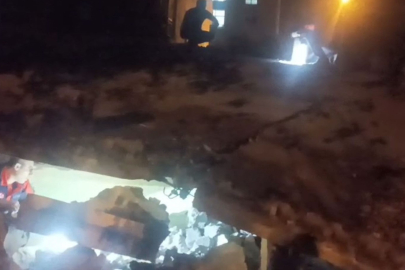 Batman'da 2 katlı bina çöktü