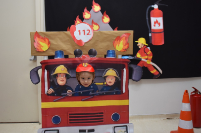 Bursa'da minik itfaiyeciler göz kamaştırdı
