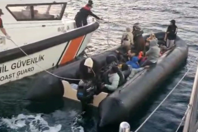 İzmir açıklarında iki operasyon: 32 düzensiz göçmen yakalandı, 35 göçmen kurtarıldı