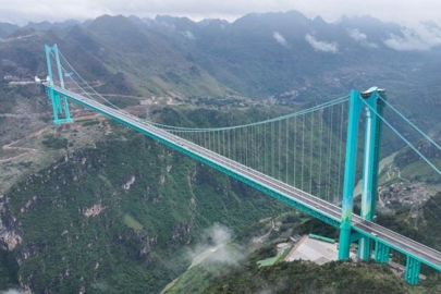 Dünyanın en yüksek köprüsü açıldı