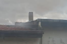 Ankara Beypazarı’nda dükkan çatısında çıkan yangın söndürüldü