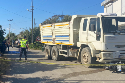 Antalya'da kamyonun altında kalan genç sürücü hayatını kaybetti