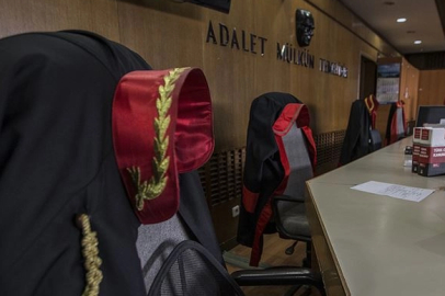 Filistin mitinginde Cumhurbaşkanına hakaretten 12 sanık hakim karşısında