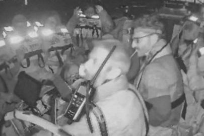 İsrail'in ordusu, gemileri yasadışı şekilde ele geçirmeye başladı