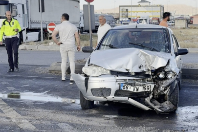 Aksaray’da otomobil ile tır çarpıştı: 3 yaralı