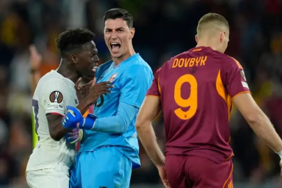 Berke Özer, Fransa ve İtalya'da manşetlerde: BulldÖzer