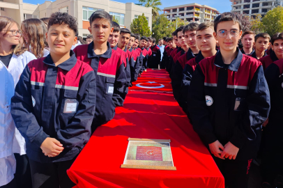 Bursa'da öğrenciler ahilik töreni ile meslek hayatına ilk adımı attı