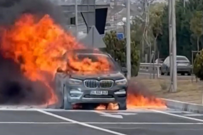 İstanbul yolunda korku dolu anlar: Lüks otomobil alev topuna döndü