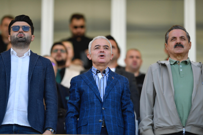 Enes Çelik ve Faruk Çelik maçı birlikte takip etti