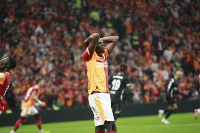 Galatasaray, sezonun ilk puan kaybını Beşiktaş derbisinde yaşadı