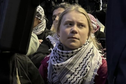 Sumud Filosu'nda yer alan Greta Thunberg'e işkence! İsrail bayrağını öptürdüler...