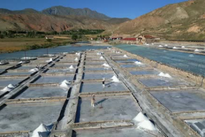 3 bin yıldır su ekip tuz üretiyorlar! Evliya Çelebi'nin övgüyle bahsettiği yer...