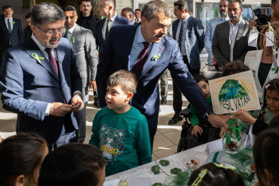 Bakanlar Tekin ve Yumaklı, özel gereksinimli öğrencilerle buluştu